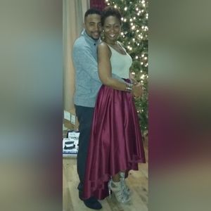 Beautiful BORDEAUX colored high-low skirt w/ tie at waist